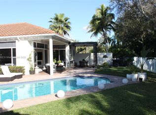 2524 Bay Pointe Ct, Weston, FL 33327