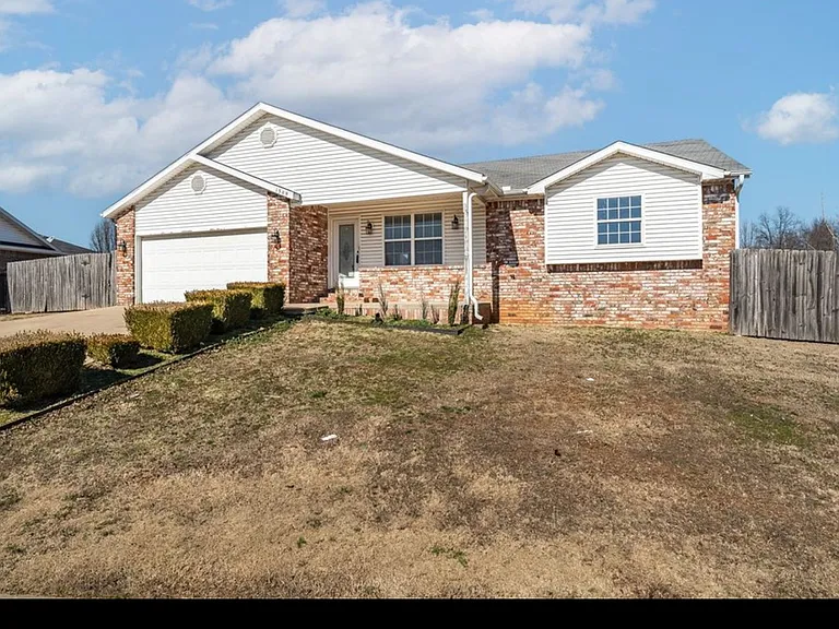 1309 E Glendale Ln — Photo 10