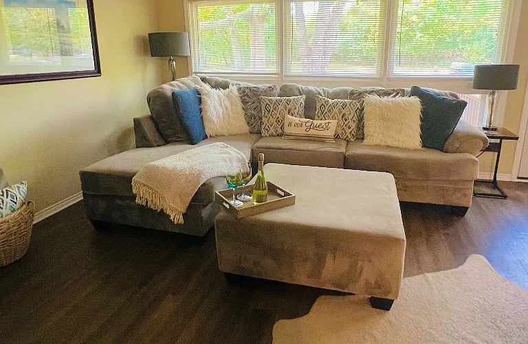 375 Hemingway Dr — Photo 4
