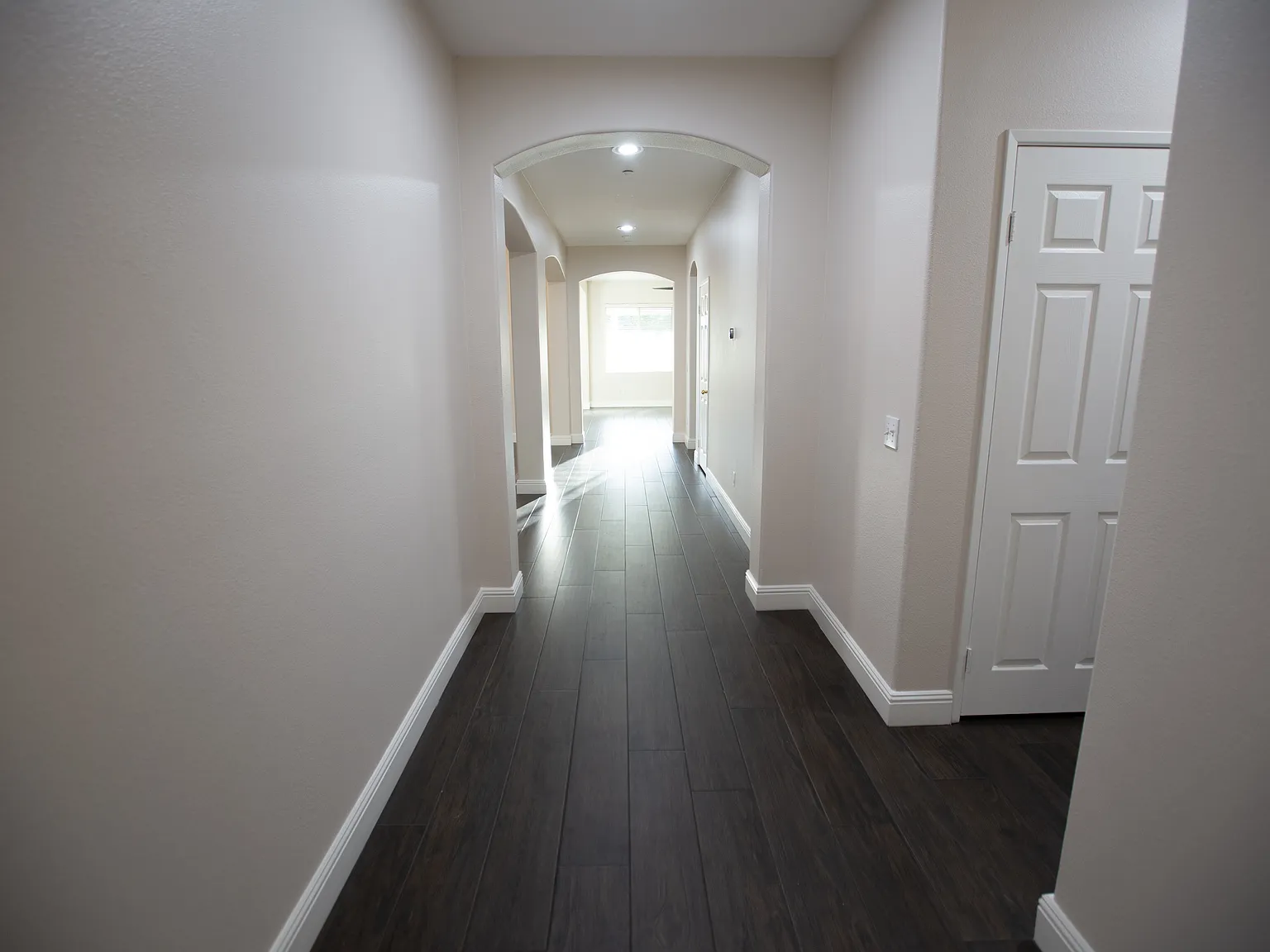 4 bed, 2145 sqft, $4,000 — Photo 4