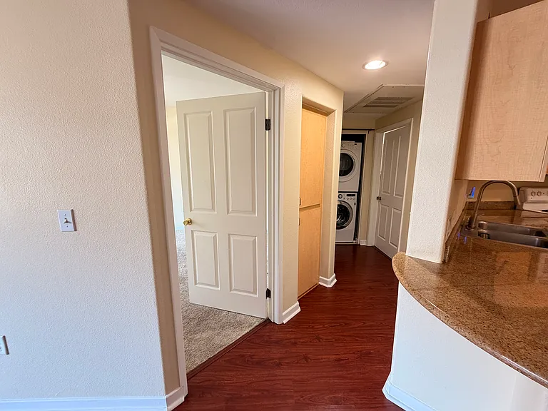 1501 Front St #421 — Photo 6