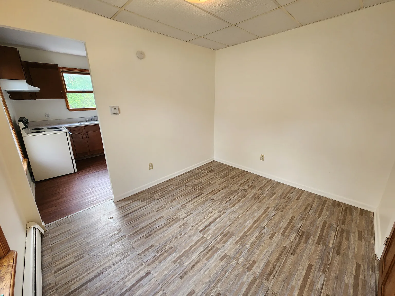 1 bed, 600 sqft, $1,200 — Photo 3