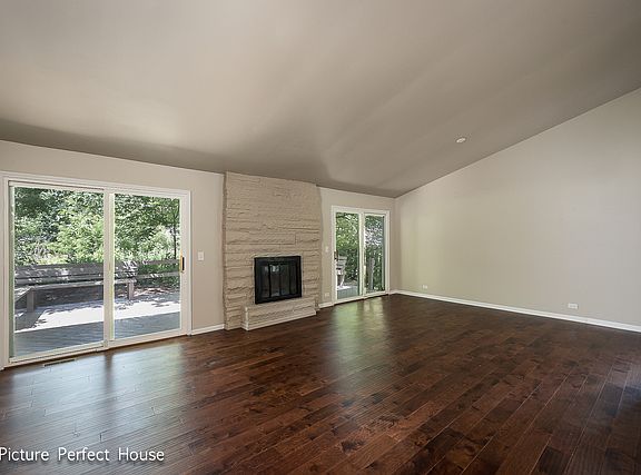 5th image of 29W326 Helen Ave