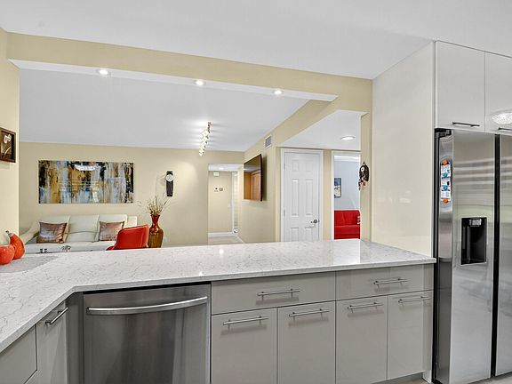 3rd image of 6448 Aspen Glen Circle #0