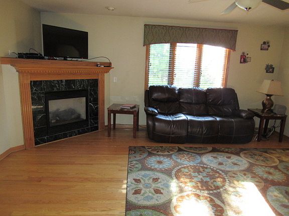 3rd image of 16718 Trail View Ct