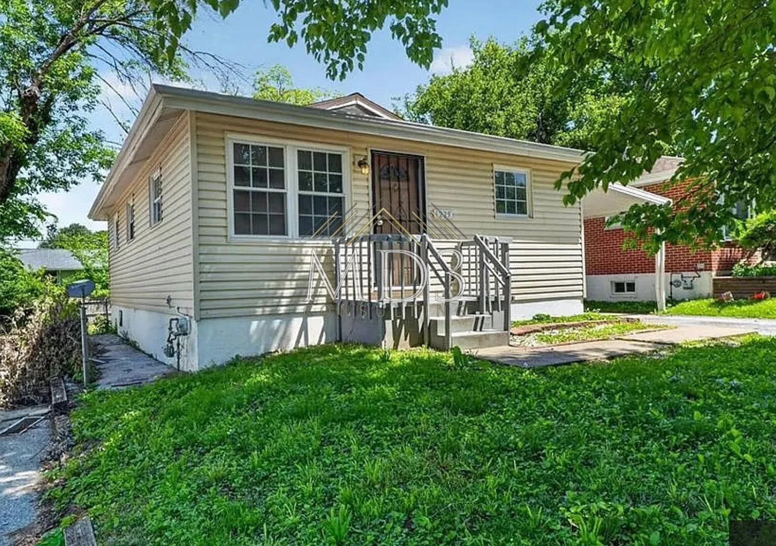 3 bed, 864 sqft, $1,200 — Photo 1