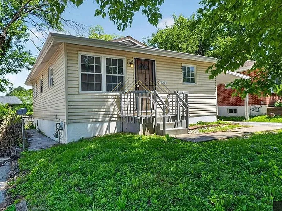 1225 Lakeview Ave