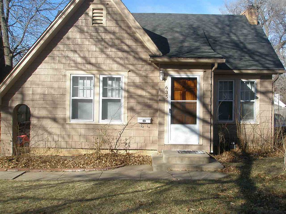 2nd image of 635 N Belmont Ave