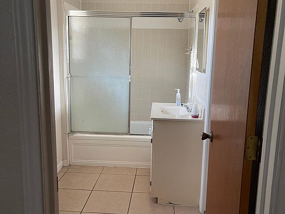 5th image of 411 Rowlett Ave #1