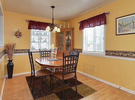 5th image of 1729 Parknoll Ln