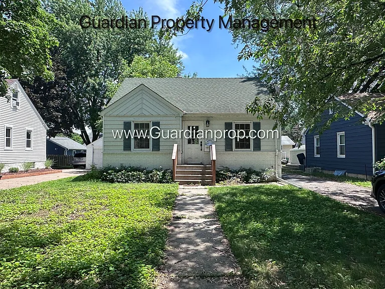 2919 Zarthan Ave S — Photo 1