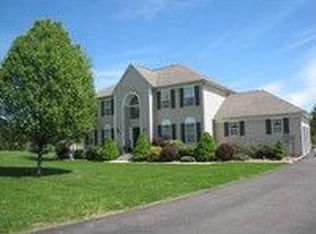 1 Lauren Dr, Stewartsville, NJ 08886