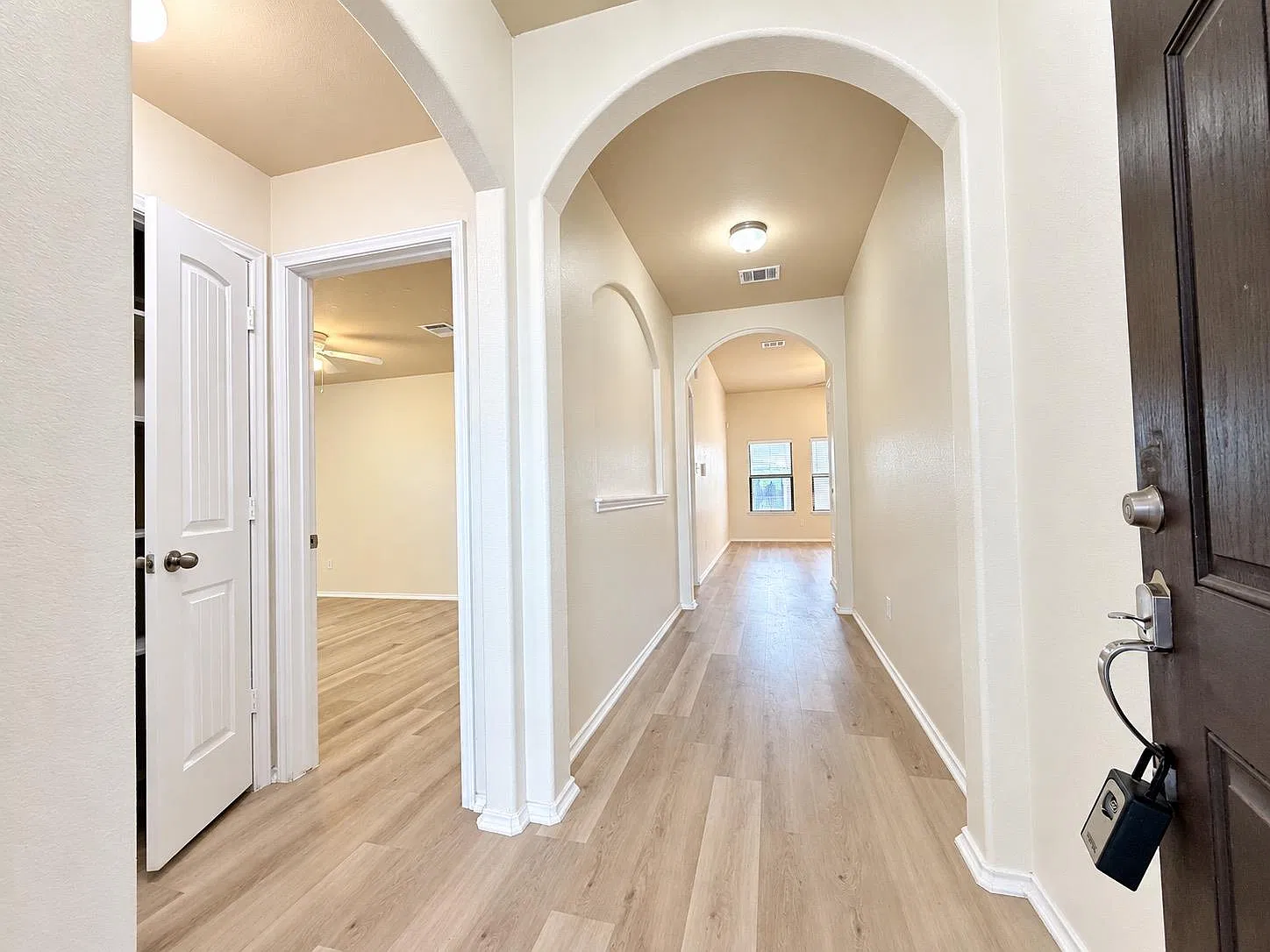 3 bed, 2.0 bath, 1512 sqft, $1,875 — Photo 4