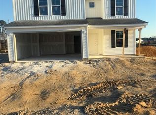 1916 Elephant Ln, Hope Mills, NC 28348