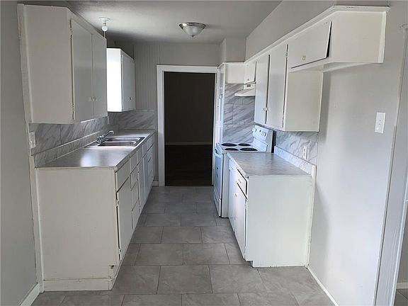 4th image of 525 E Ave E #B