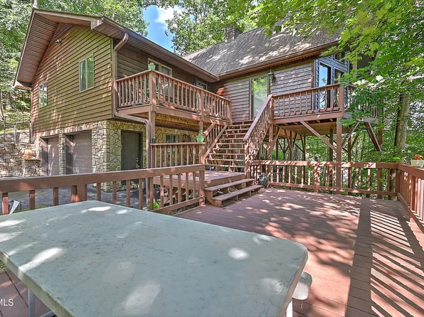 137 Hiddenwood Dr, Mountain City, TN 37683