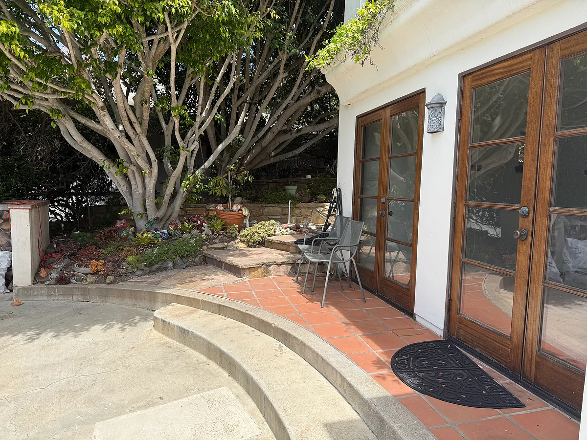 Building Photo - 31862 Sunset Ave #1