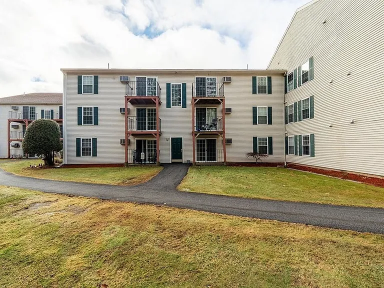 1703 White Cedar Blvd — Photo 1