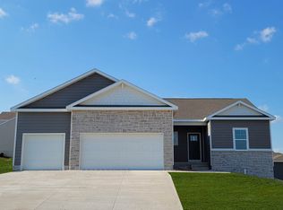 6312 Peters Pkwy, Papillion, NE 68157