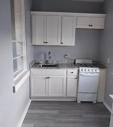 2nd image of 1017 York St #2