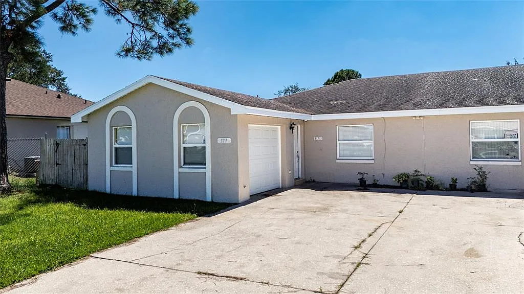 3 bed, 2.0 bath, 2418 sqft, $1,600 — Photo 4