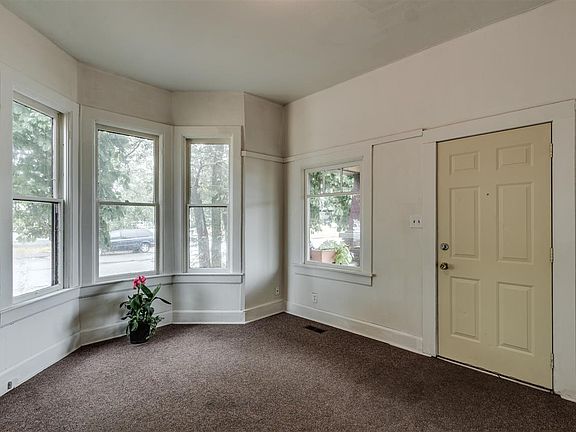 2nd image of 2527 E 1st Ave
