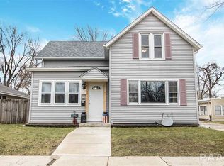 1204 Royal Ave, Pekin, IL 61554