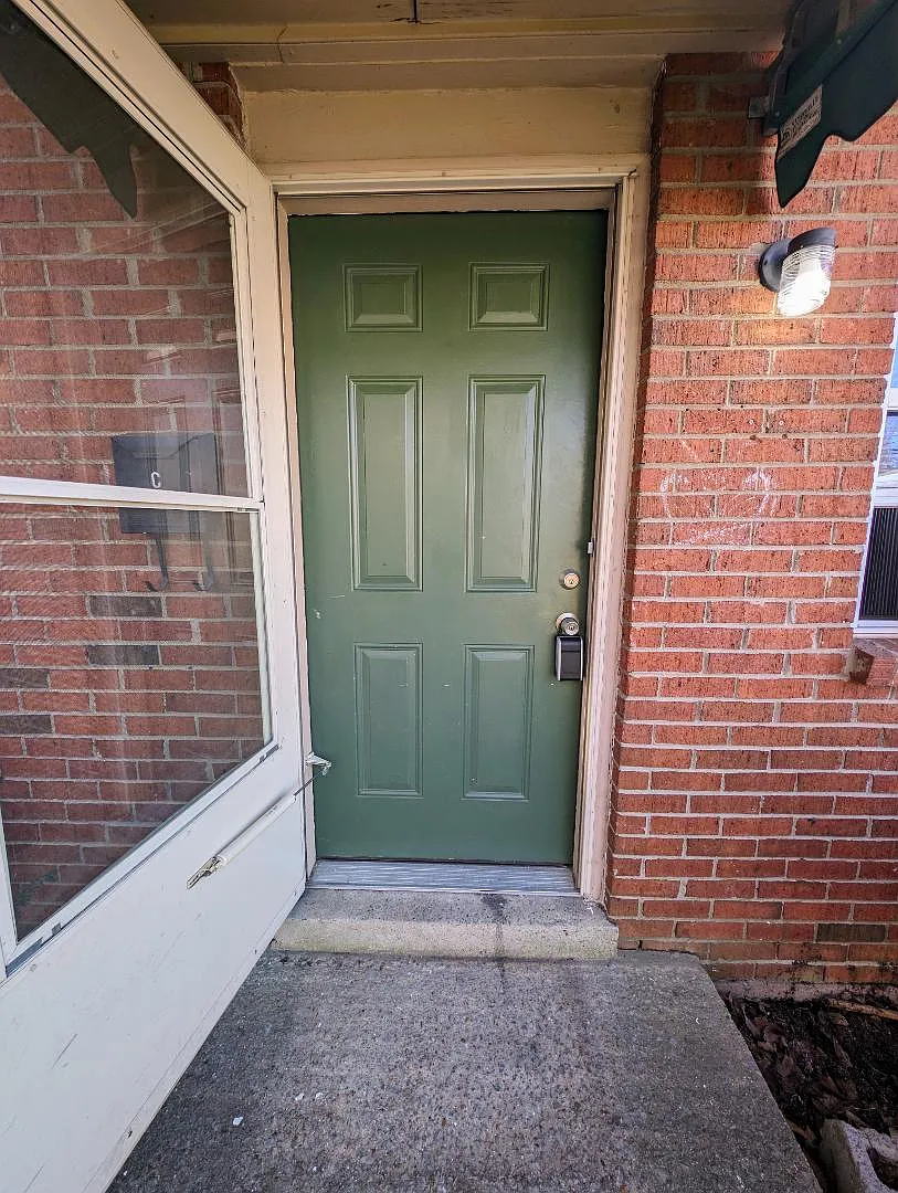 905 Fatherland St - 905 C — Photo 1