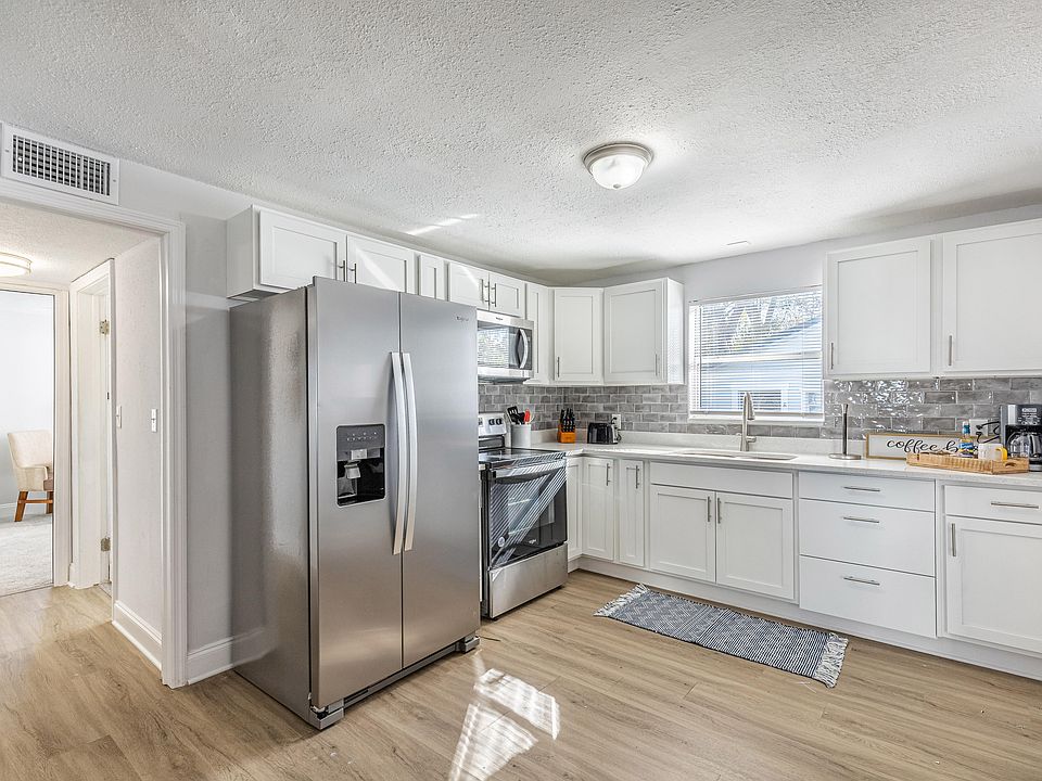 1st image of 5426 Lois Ave #14926263