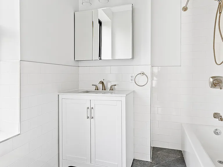 206 7th Ave #4 — Photo 9