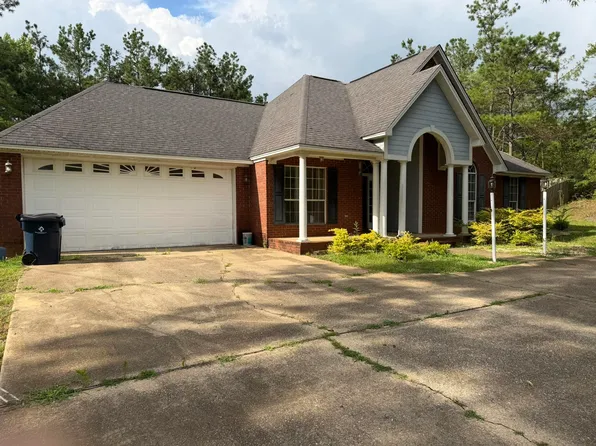 1112 Hatchie St, Booneville, MS 38829