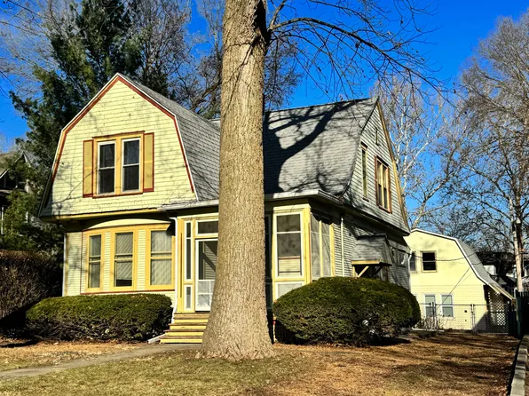616 W Hill St, Champaign, IL 61820