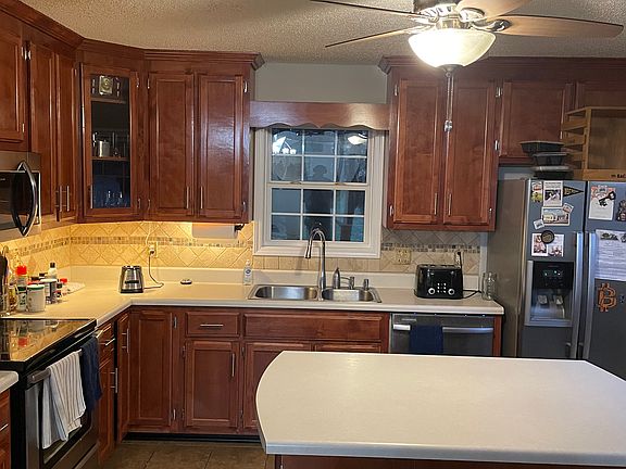4th image of 1687 Barrywood Cir E