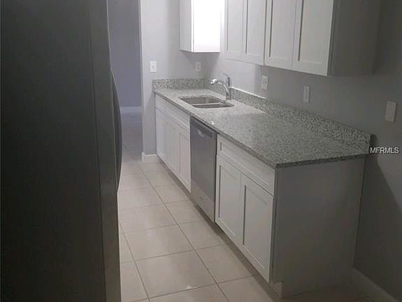 4th image of 1329 Bailey Ave