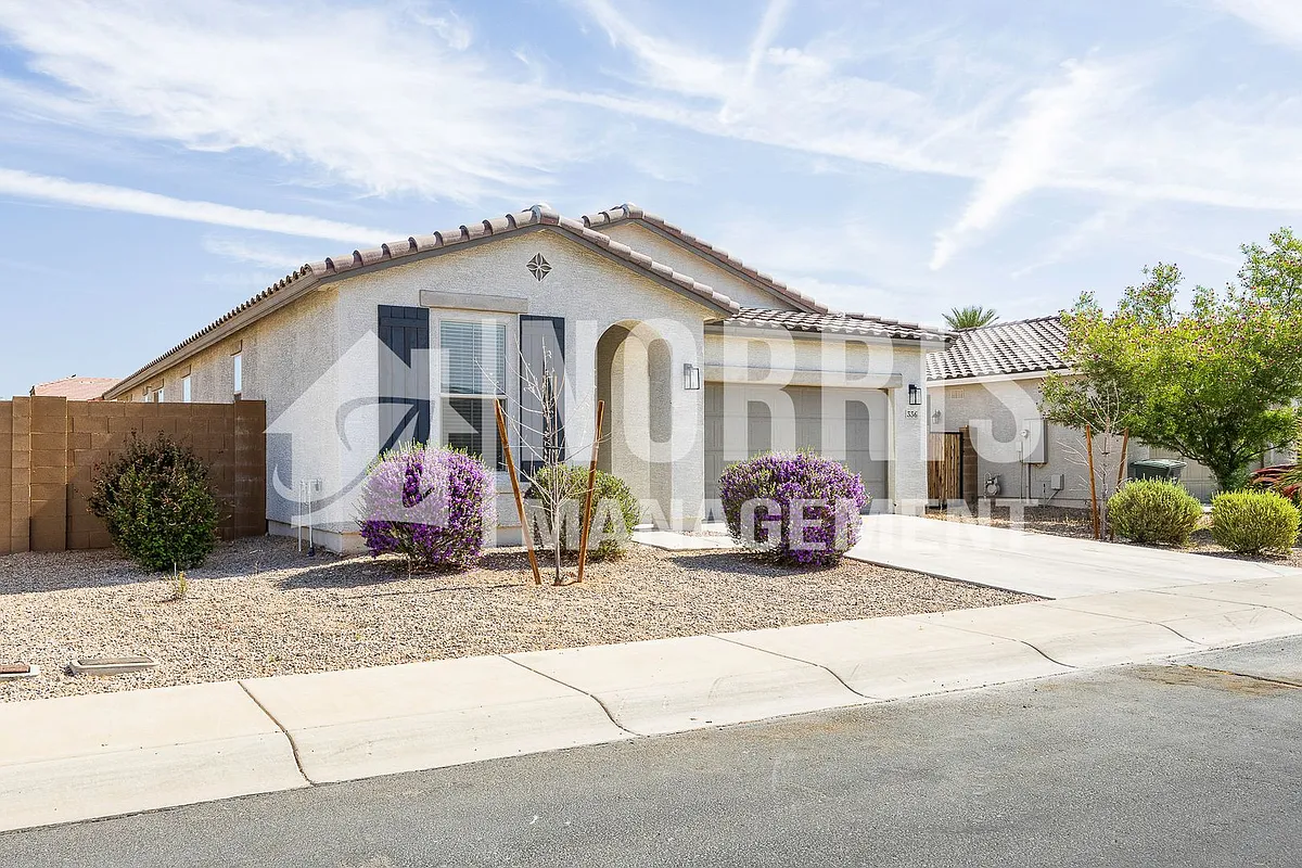 Building Photo - 336 E Hawaii Dr