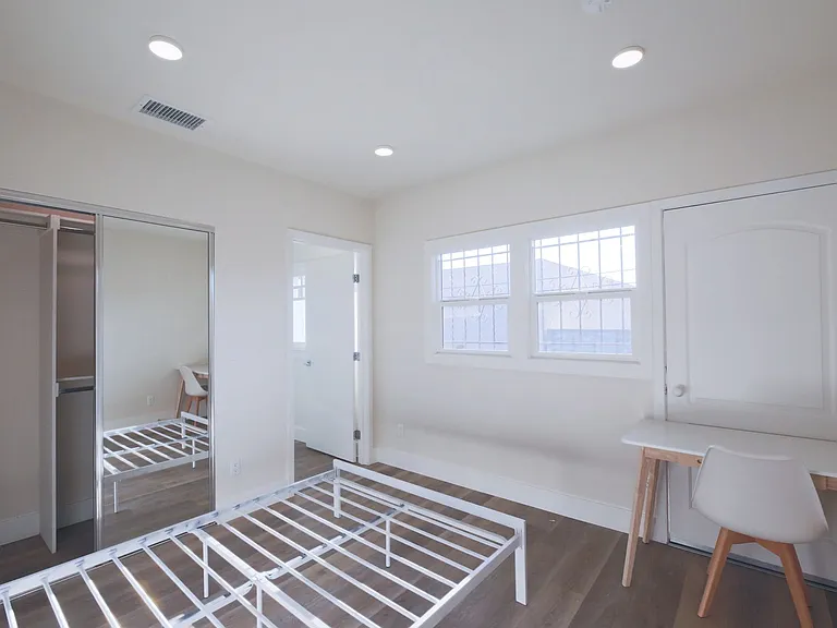 2811 Menlo Ave — Photo 33