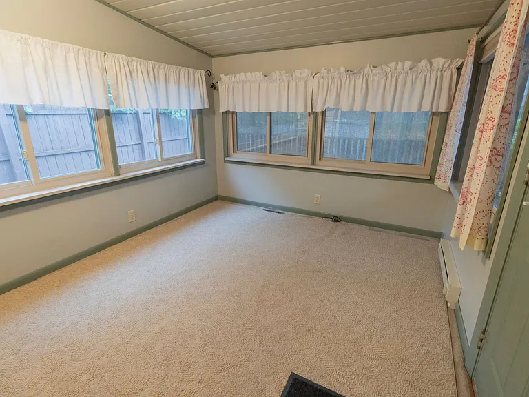 203 Edgewood Ave — Photo 28