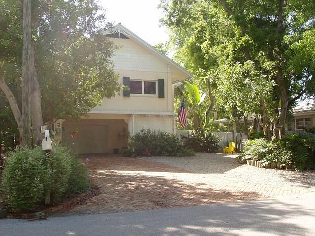 1st image of 187 Tampa Dr