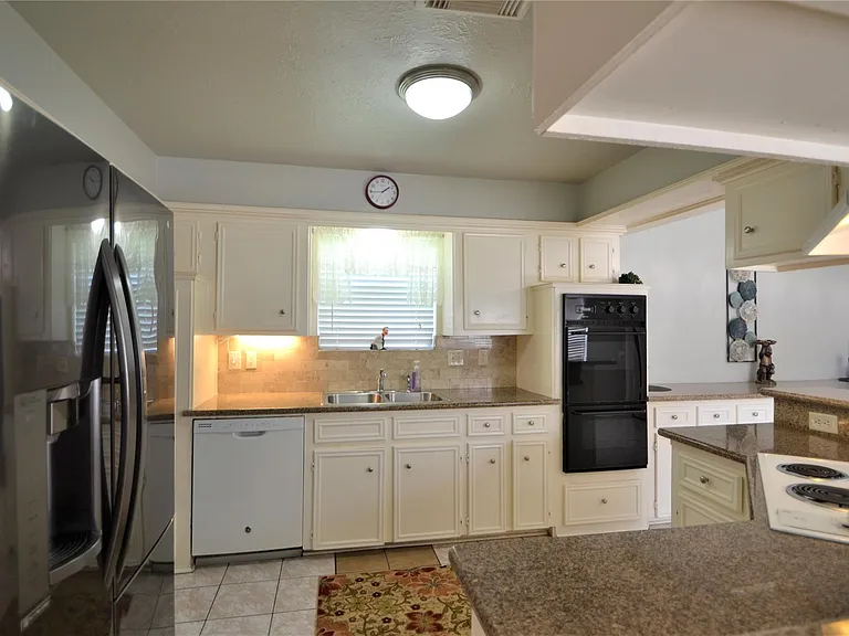 15927 Tumbling Rapids Dr — Photo 26