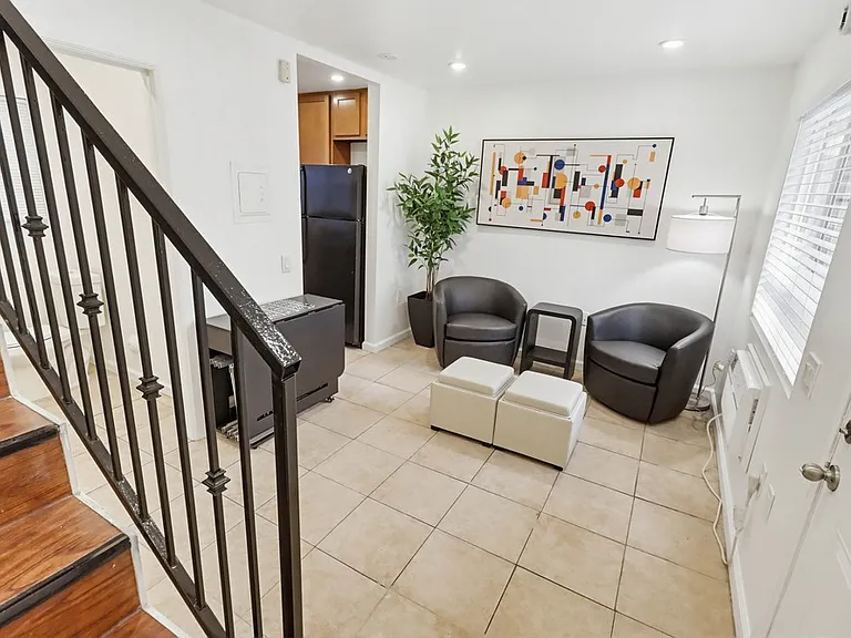 630 8th Ave #2 — Photo 3