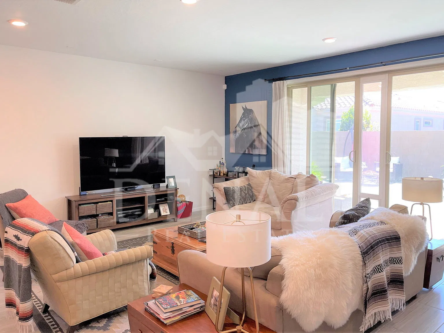 3 bed, 2.0 bath, 1742 sqft, $2,295 — Photo 2