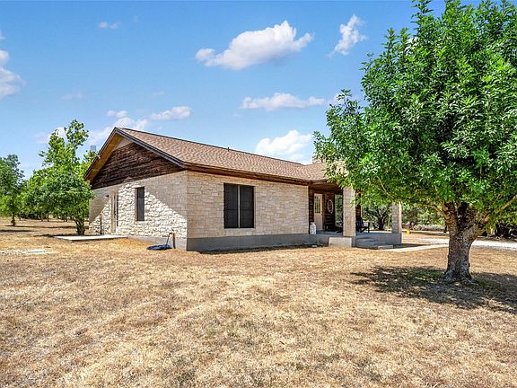 3rd image of 120 Craigen Rd