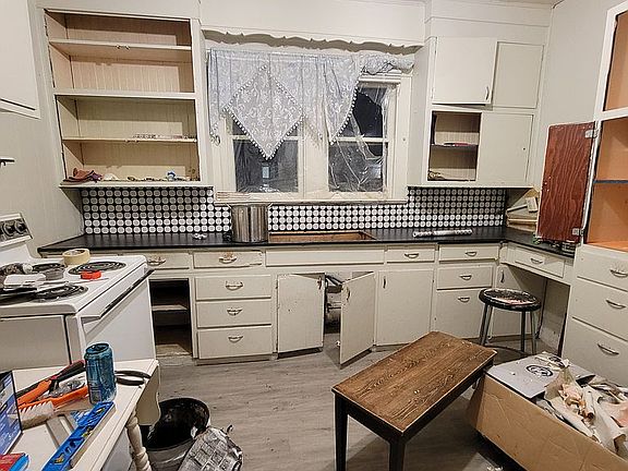 New counter & tile backspash