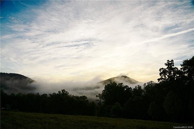2nd image of 5 Smokey Ridge Trl