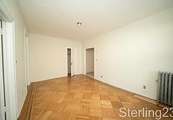 4th image of 18-45 Ditmars Blvd #3R