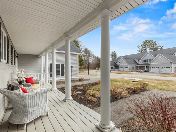 23 Chamberlain Way #23, Kennebunk, ME 04043