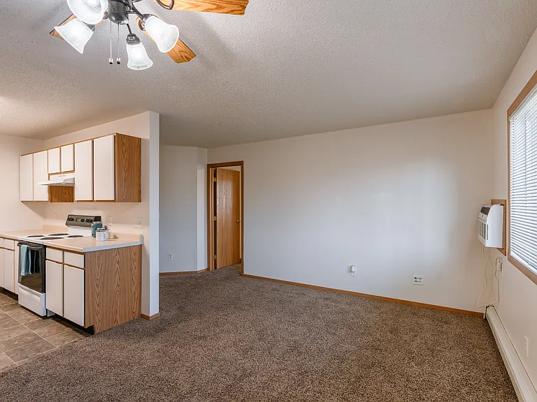 Fargo, ND Thunder Creek Apartments | Living