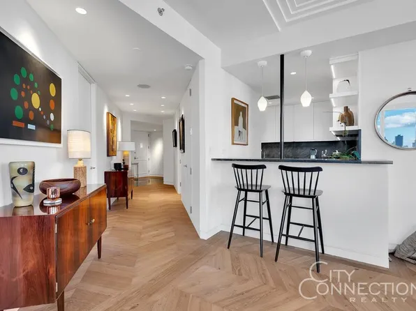 15 West 63rd Street image 7 of 9