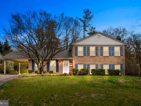 8815 Linton Ln, Alexandria, VA 22308