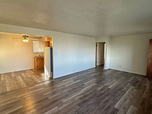 3rd image of 905 28th Ave #905
